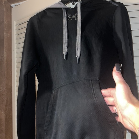 🔥3 for $25🔥 (EUC) BLACK HOODIE UNDER ARMOUR SWEATSHIRT. SZ SM - Picture 5 of 5